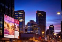 Buitenreclame vangt je blik in de stadsjungle